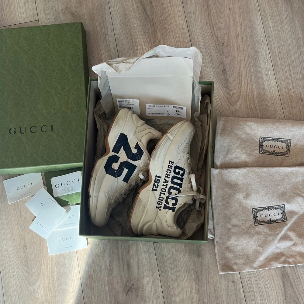 Gucci men’s Rhyton sneaker size 7 - Picture 2 of 13